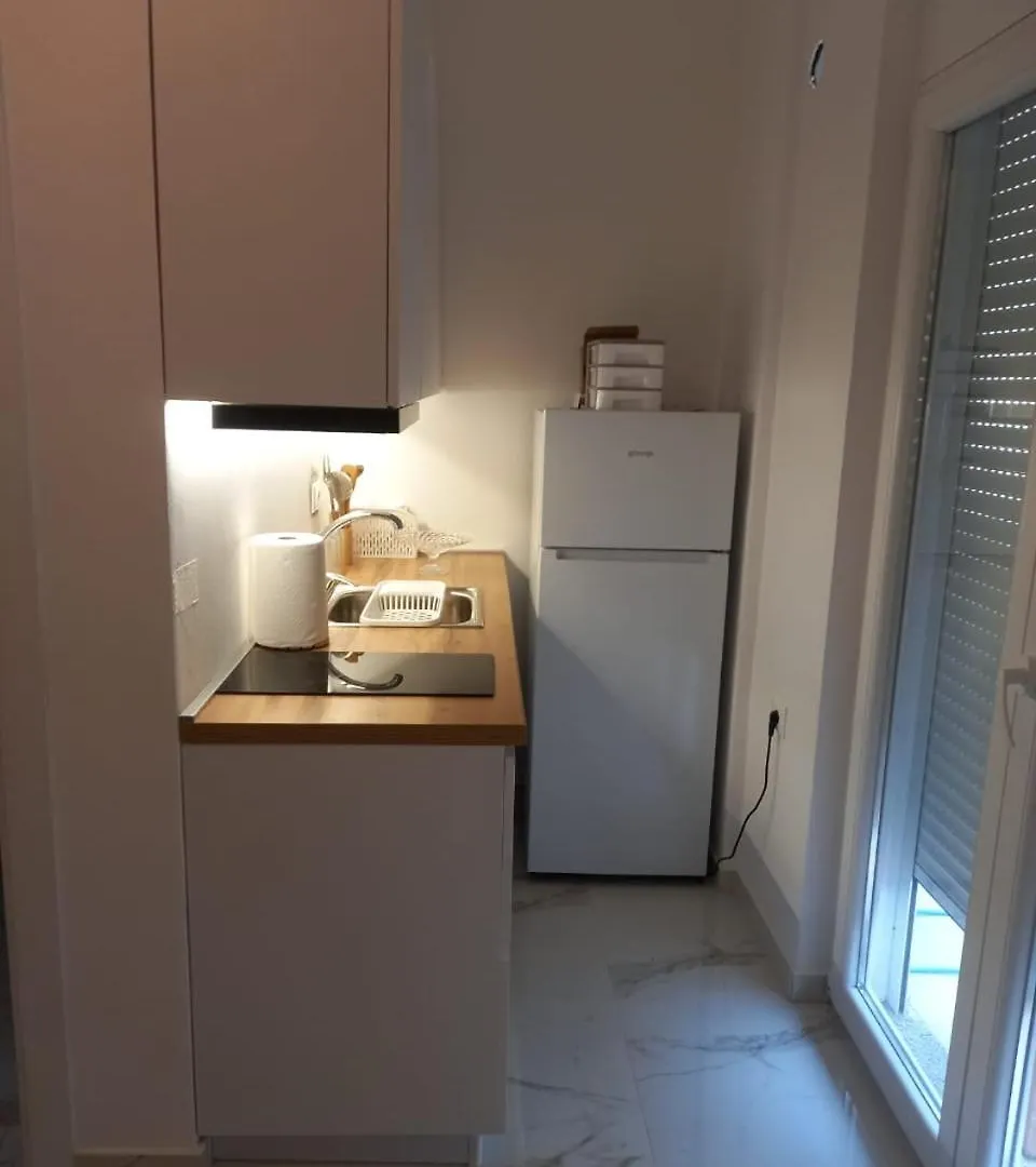 Flora'S Apartment Golem 0*, Golem (Tirana)